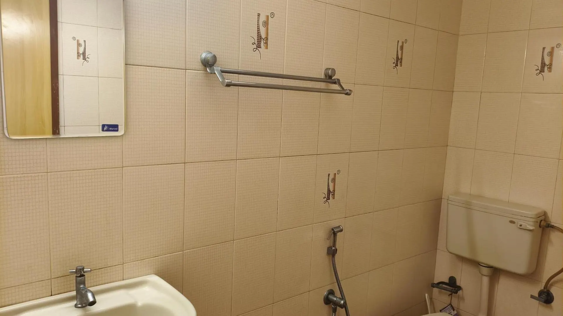 Kochi Tagundnacht Homestay הודו
